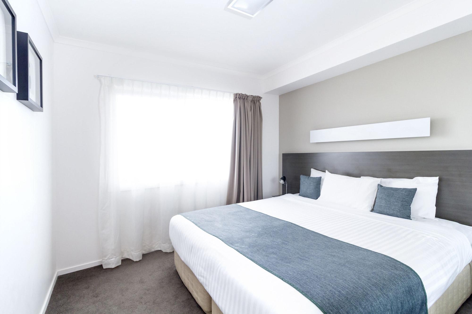 Abode Tuggeranong Aparthotel Canberra Exterior photo