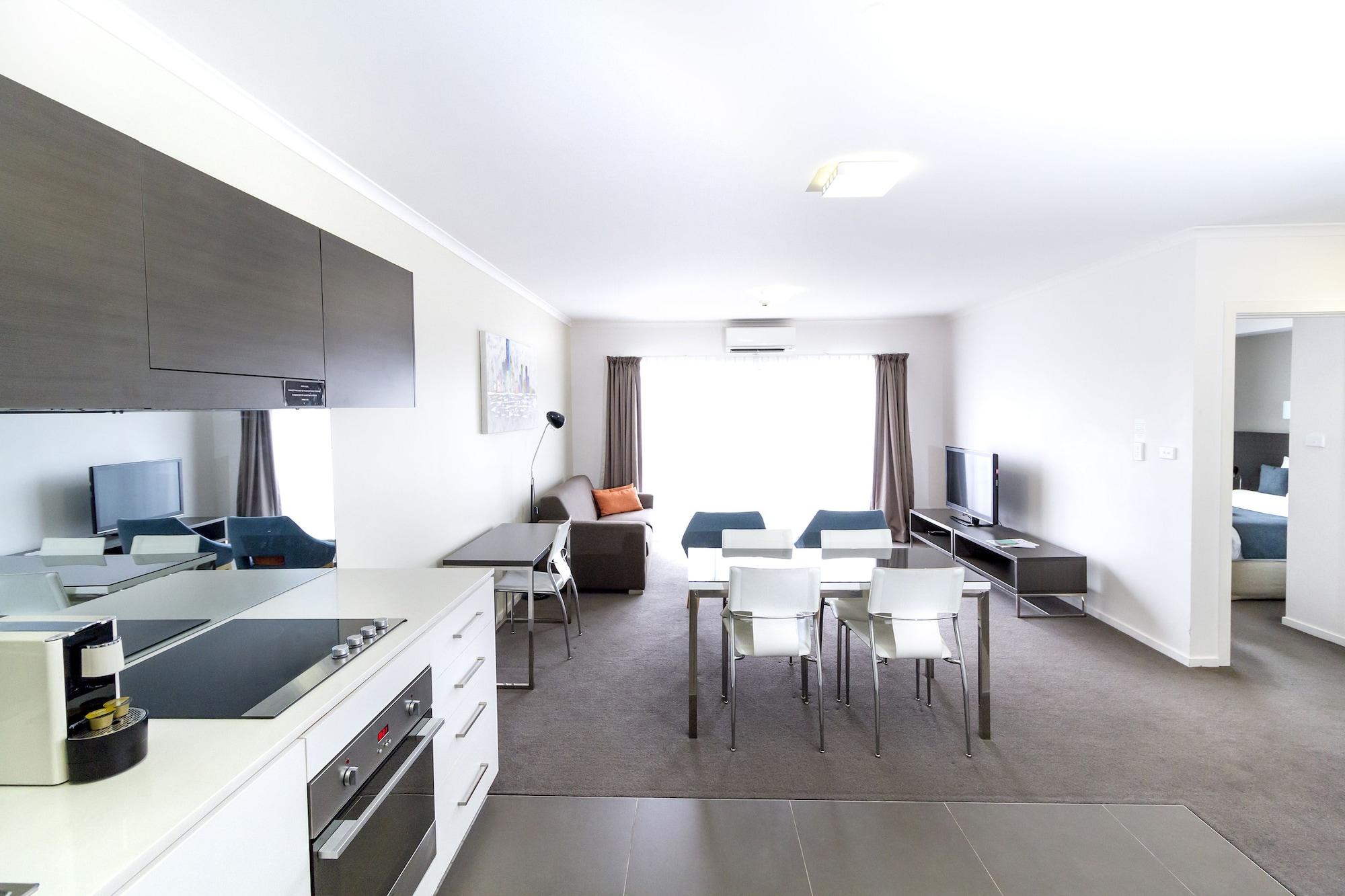 Abode Tuggeranong Aparthotel Canberra Exterior photo