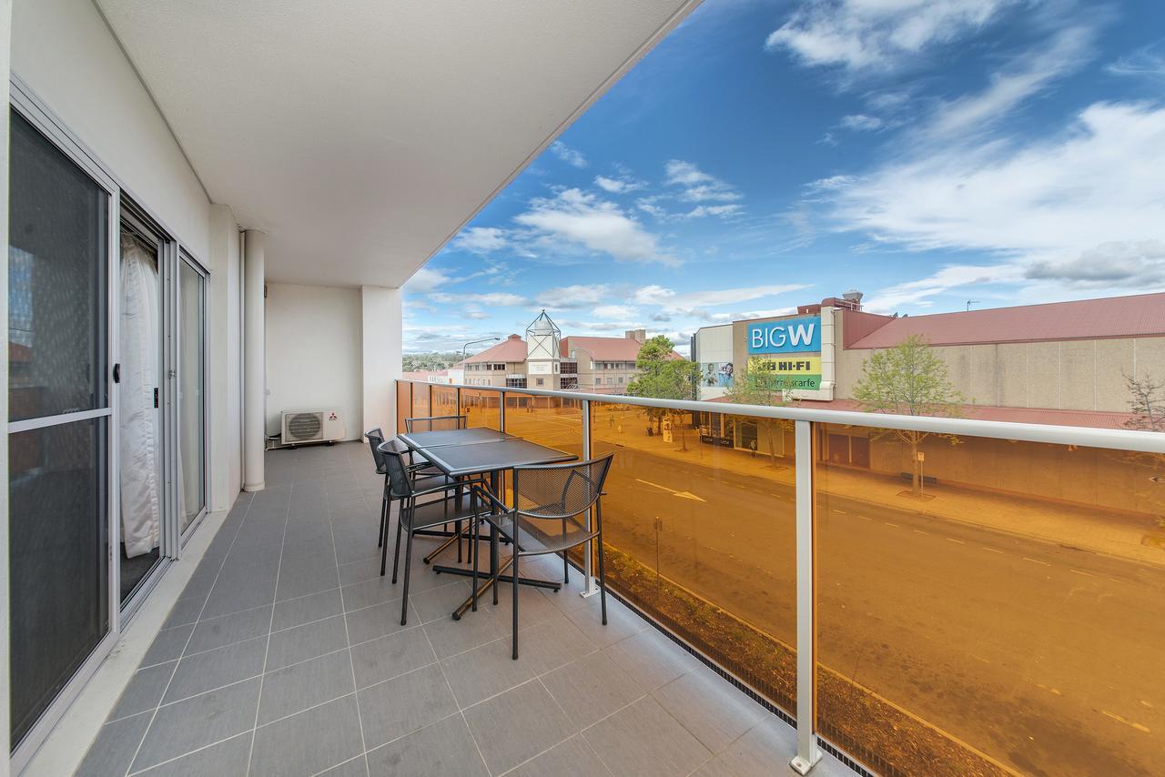 Abode Tuggeranong Aparthotel Canberra Exterior photo