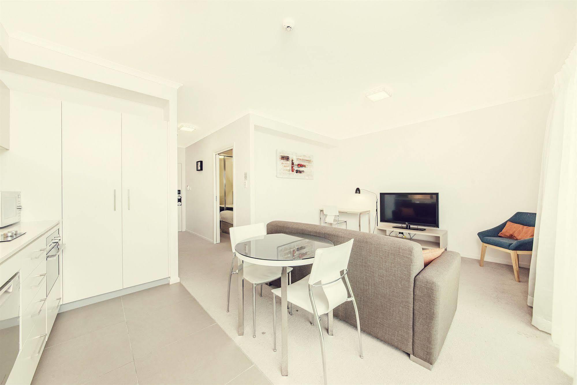 Abode Tuggeranong Aparthotel Canberra Exterior photo